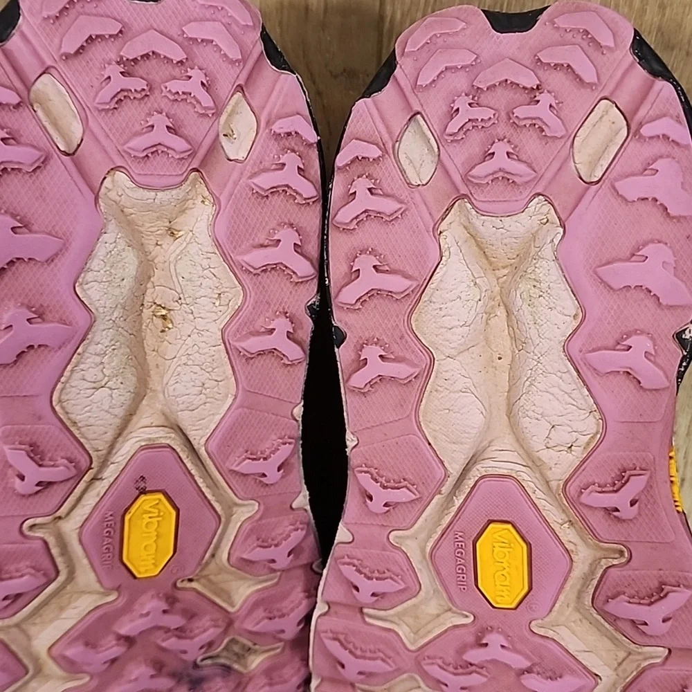 HOKA Scapegoat 5 Wide Trails Sneaker Shoe Vibram Sole Casual Women's size 8.5D
